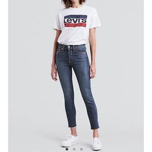 Levi’s Wedgie Skinny Jeans